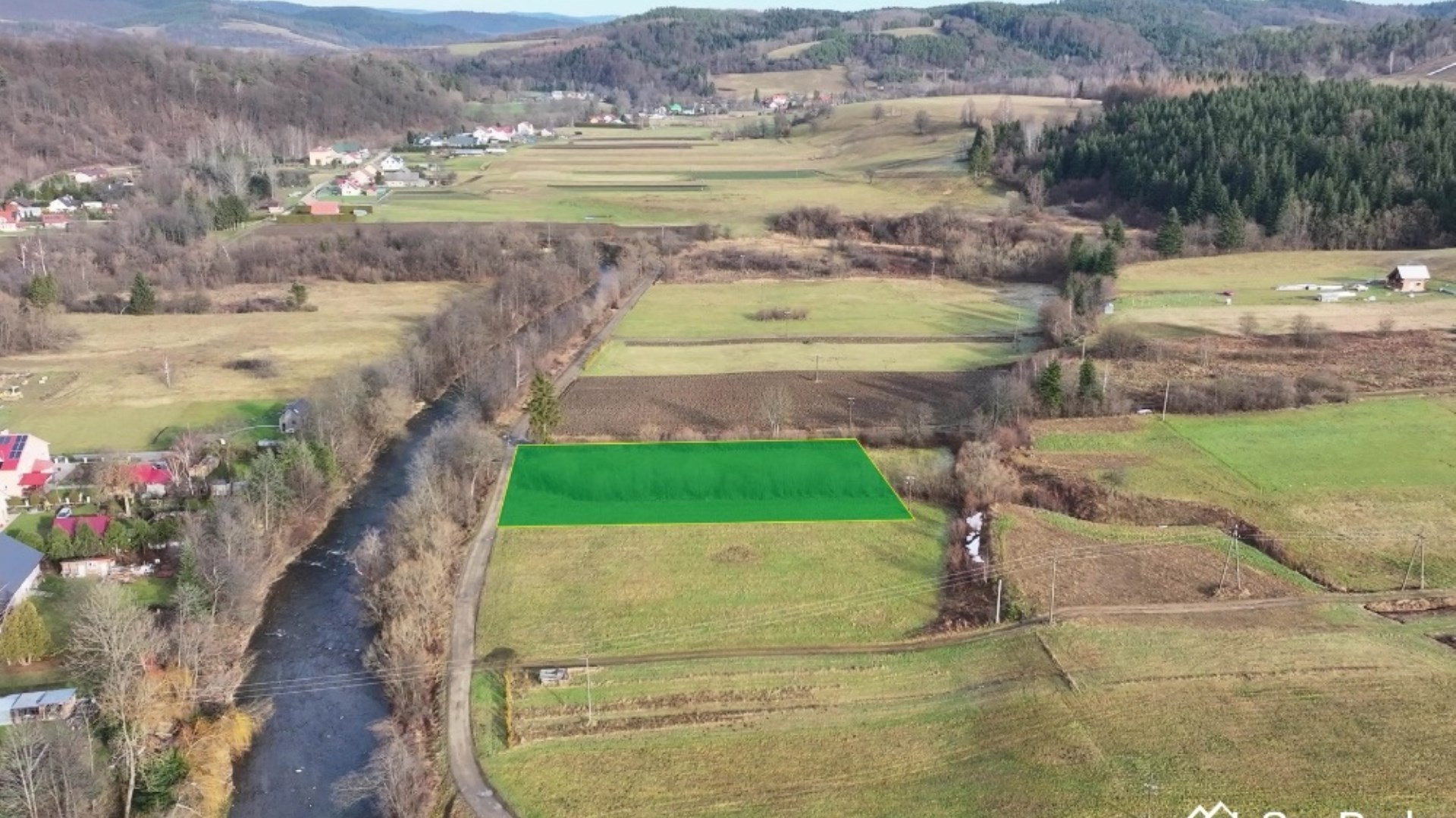 Działka budowlana nad rzeką, Zahoczewie