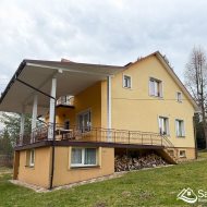 Dom niedaleko Jeziora Solińskiego