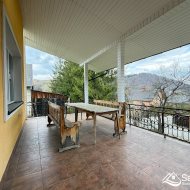 Dom niedaleko Jeziora Solińskiego