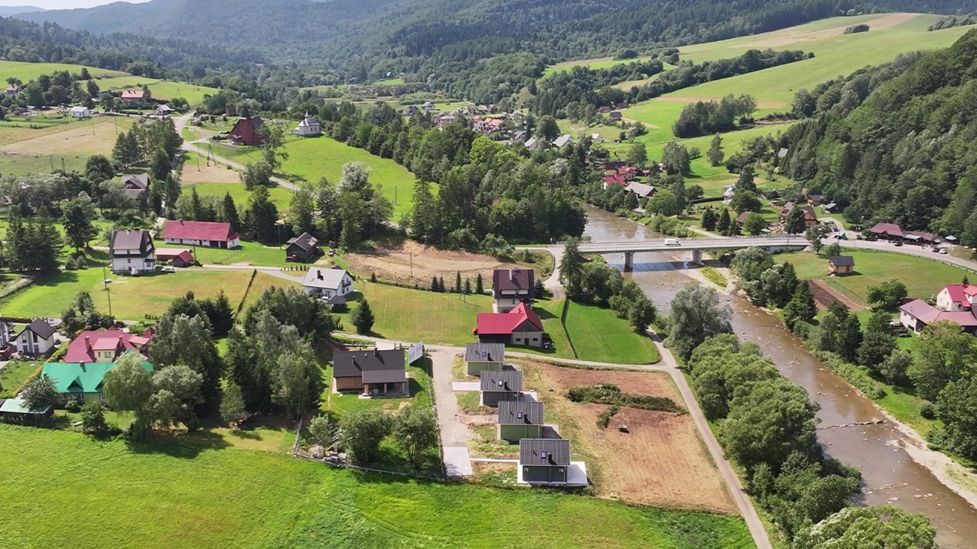 Nowy dom całoroczny 70 m² bezpośrednio nad Solinką